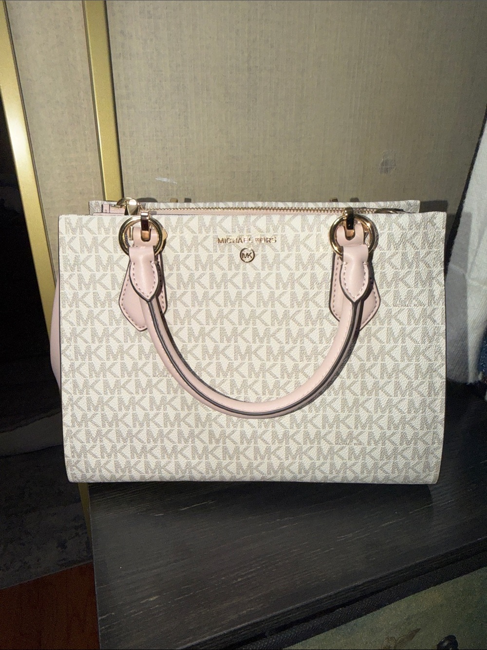 Michael Kors signature Marilyn Logo Satchel with Pink Trim - Picture 4 of 5